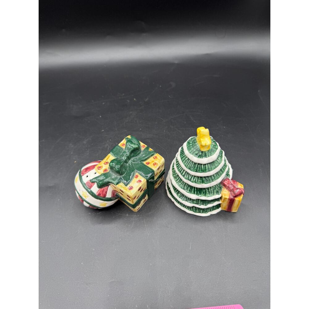 The Seasons Christmas Ceramic Salt & Pepper Shaker Set - Picture 2 of 4
